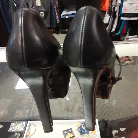FENDI PUMPS - Picture 3 of 4